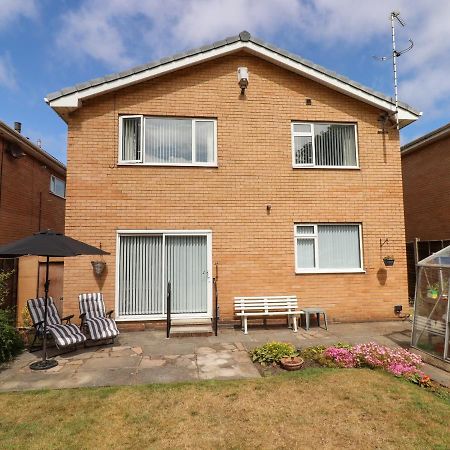 Spring Close Southport Exterior foto